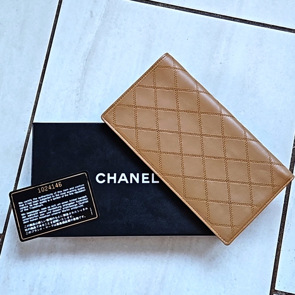 CHANEL Quilted Leather Bifold Wallet w/Box + Card